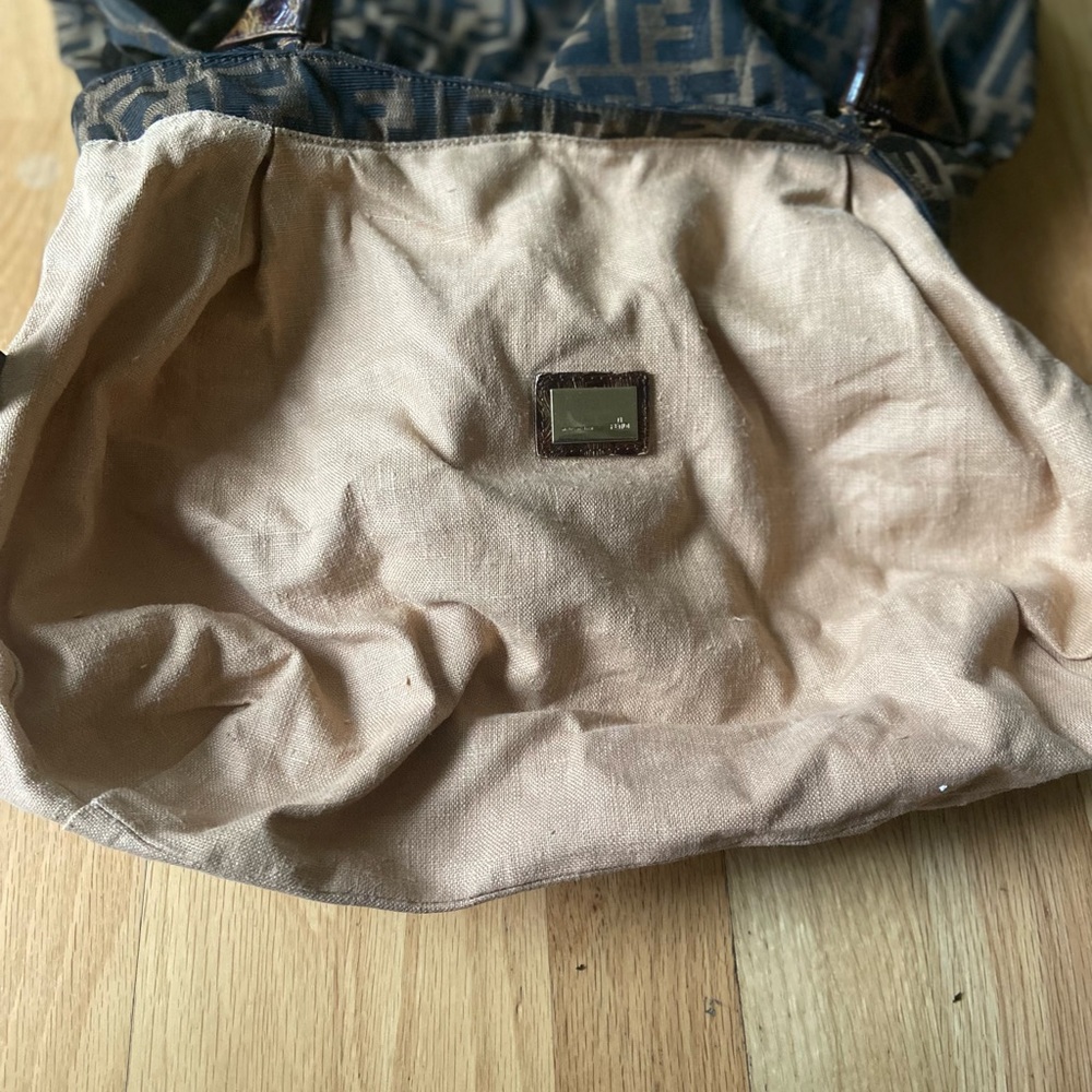 ❤️Fendi Spy Bag ❤️ - Picture 12 of 16